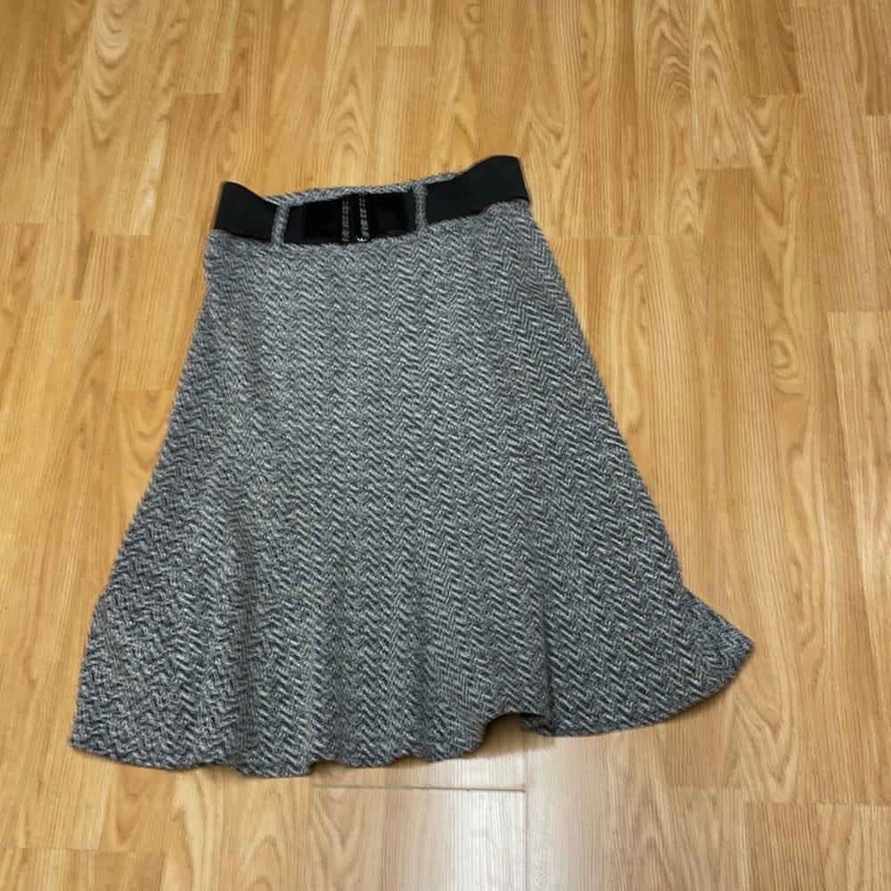 Marisa Christina Size 4 washable skirt belt included
